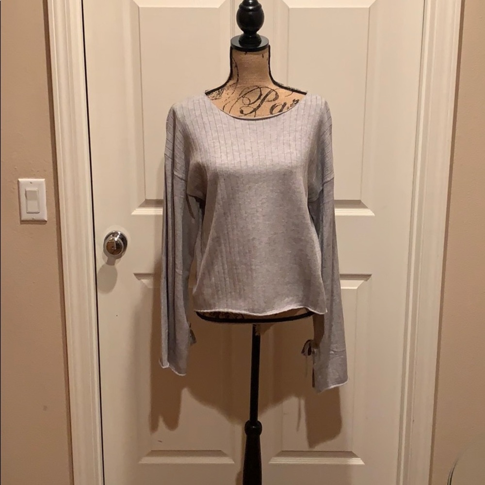 grey Sweater with sleeve ties